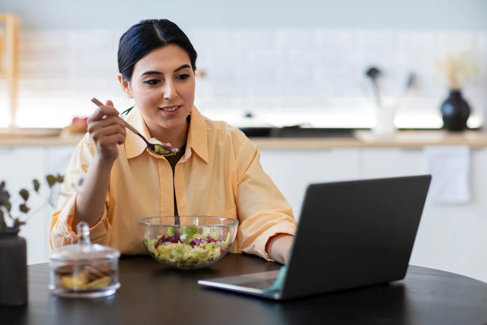 Online Nutrition Consultation in Pakistan: What to Expect, Benefits, and How CureOnCall Builds Personalised Nutrition Plans