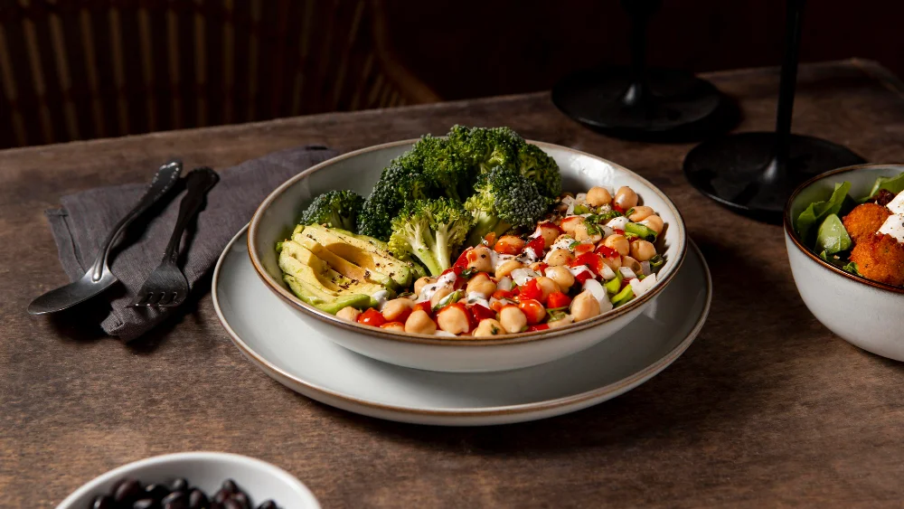 How to Make a Low-Carb, High-Protein Lunch (A Simple Build-a-Plate Method)